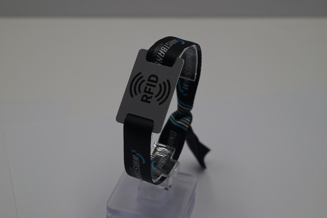 怎样设计、制作高等的VIP会员卡？？？