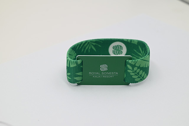 和接触式IC卡相比，，，，，，非接触式卡有什么样的优点？？？