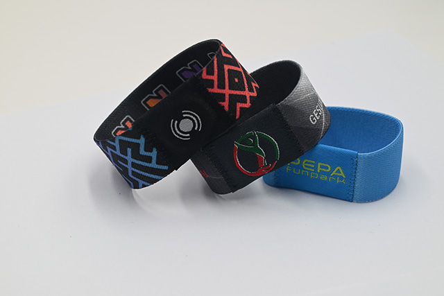 镭射卡的制作，，，镭射卡的优点