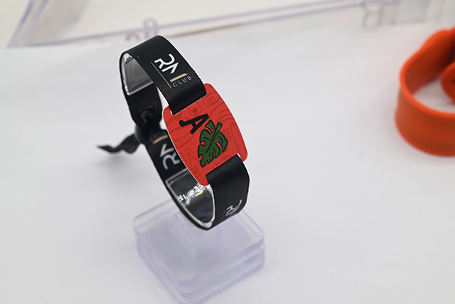 深圳哪家公司生产医院滴胶卡就诊卡质量较量好？？？？