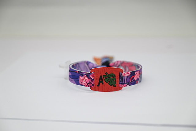 餐饮店会员储值卡怎么设计，，，，，，钥匙扣卡背面文字怎么写？？？？